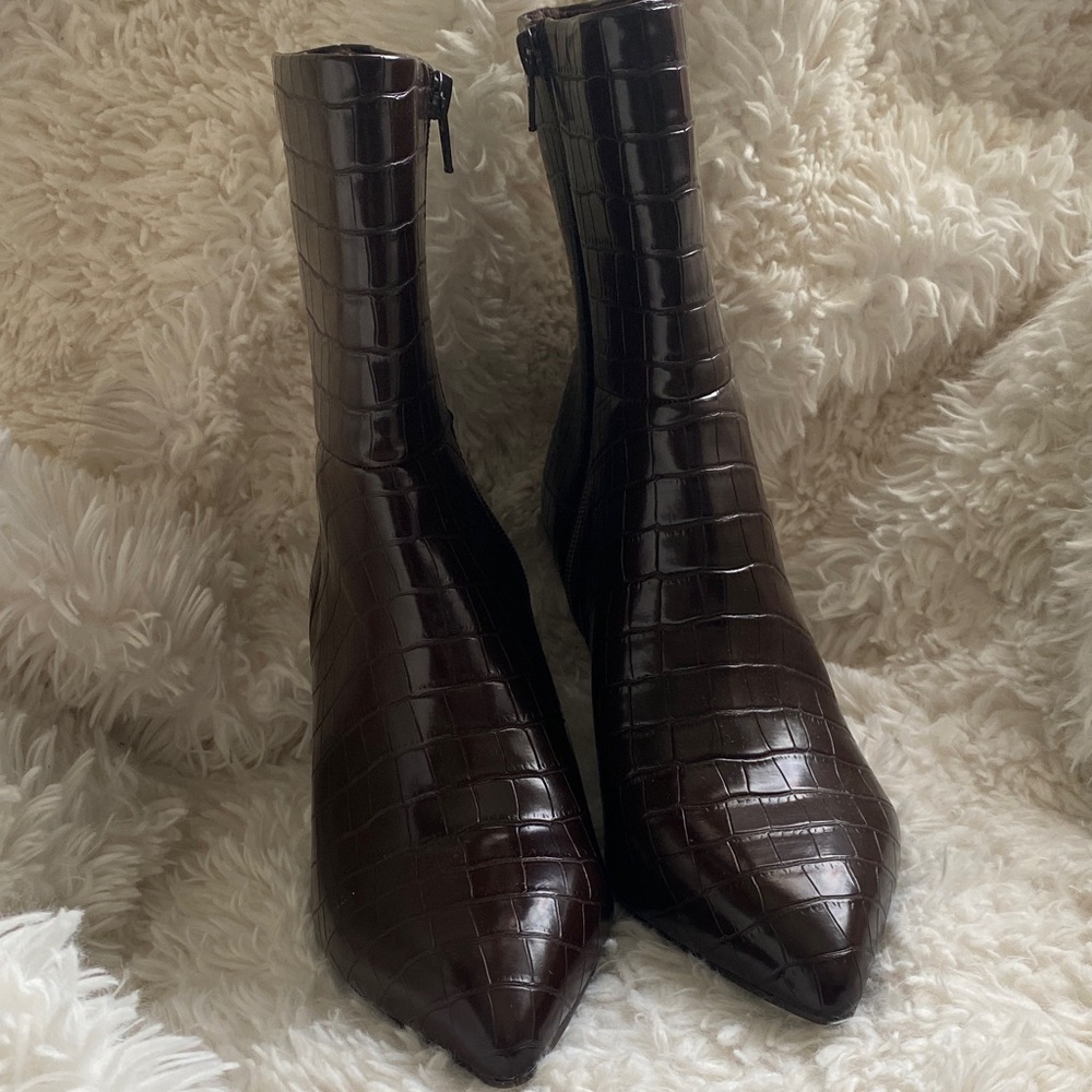 DV by Dolce Vita Dark Brown Croc-Embossed Pointed Toe Ankle Boots